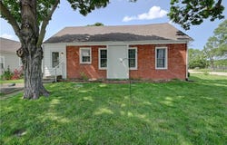 8 S Mulberry Street, Louisburg, KS 66053