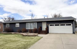 621 NE 17th Avenue, Aberdeen, SD 57401