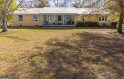 85 Beverly, Thomaston, GA 30286