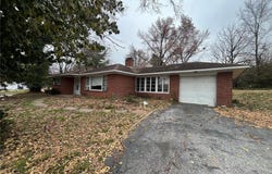 10000 Knollcrest Drive, Riverview, MO 63136