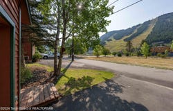521 S CACHE Street, Jackson, WY 83001