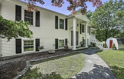 16 Mohawk St, Bellingham, MA 02019