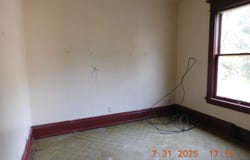 2123 N 33rd St, Milwaukee, WI 53208