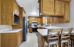 140 W BRIAR Lane, GREEN BAY, WI 54301-1314