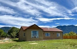 32 Shana Madre, Arroyo Seco, NM 87514