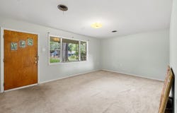 209 E Parker Rd, Nacogdoches, TX 75965