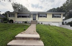 174 Waterview Avenue, Belford, NJ 07718