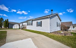 16257 derby Circle, Holly, MI 48442