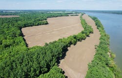001 Old River Rd, America, IL 62996