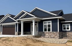 632 Rock Ridge Rd, IA 52340