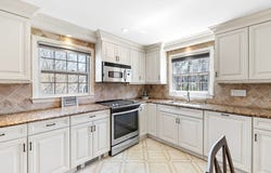 295 Lowell St, Peabody, MA 01960