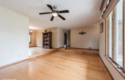 5 Sycamore Lane, Hobart, IN 46342