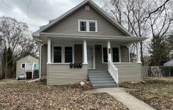 3319 Jewell Avenue, Lansing, MI 48910