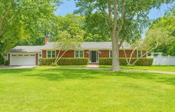 36 Nidzyn Avenue, Remsenburg, NY 11960