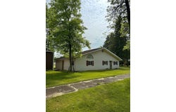 15 Vermillion St, Carlton, MN 55718