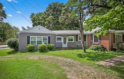 2255 S Roanoke Avenue, Springfield, MO 65807