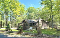 130 Grasshopper Lane, Greentown, PA 18426