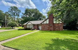 3020 Mesa Dr., Hattiesburg, MS 39402