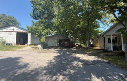 549 Racoon Valley Rd, Powell, TN 37849