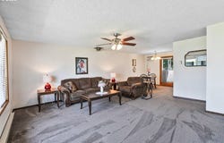 569 NE FLEMING AVE, Gresham, OR 97030