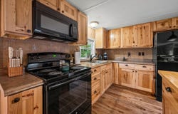 27 Second Street, Gorham, NH 03581