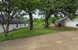 112 Saint Francis Ln, Mabank, TX 75156