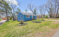 18 Adelaide Avenue, Smithfield, RI 02917