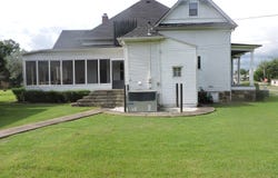 303 Danville St, Waldron, AR 72958