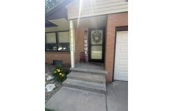 2115 Wayside Ln, Hutchinson, KS 67502