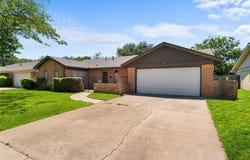 2804 Ashbury Drive, Arlington, TX 76015