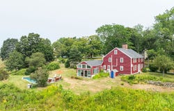 19 Shaws Hill Road, Kensington, NH 03833