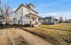 418 Jackson Street, Conneaut, OH 44030
