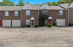4516 Meadowlark Manor Ln, Louisville, KY 40245
