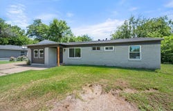 2600 Woodlawn Drive, Ennis, TX 75119