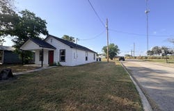 539 WACO ST, Pleasanton, TX 78064