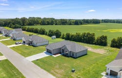 240 Spry Way, Killen, AL 35645
