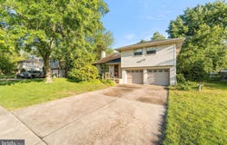 121 MEETING HOUSE LANE, CHERRY HILL, NJ 08002