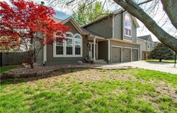 213 NE Dreamweaver Avenue, Lee's Summit, MO 64086