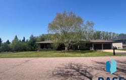 5405 N Indiana Ave, Sioux Falls, SD 57104