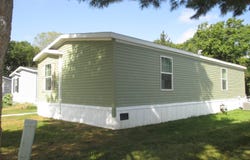 19 Parakeet Hill Dr, Lake Orion, MI 48359