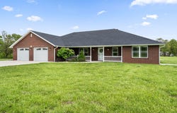 46 Southern Hills Lane, Marshfield, MO 65706