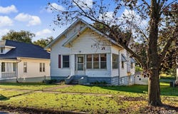 407 E Maple Street, Scott City, MO 63780