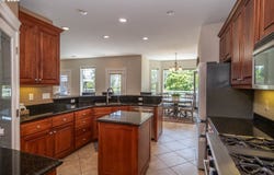 295 FAIRWAY VILLAGE LN, Roseburg, OR 97471