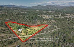 5835 Rogue River Drive, Eagle Point, OR 97524