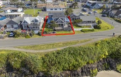 150 W 1st Street, Yachats, OR 97498