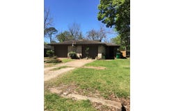 409-411 Hurst Place, Angleton, TX 77515