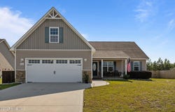 616 Parsley Drive, Hubert, NC 28539