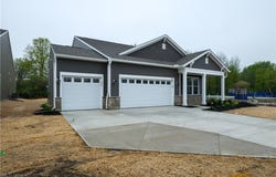 1074 Greenhouse Trail, Columbia Station, OH 44028