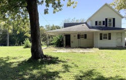 635 W FORT Street, Farmington, IL 61531