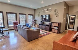 8961 70th Street NW, Annandale, MN 55302
